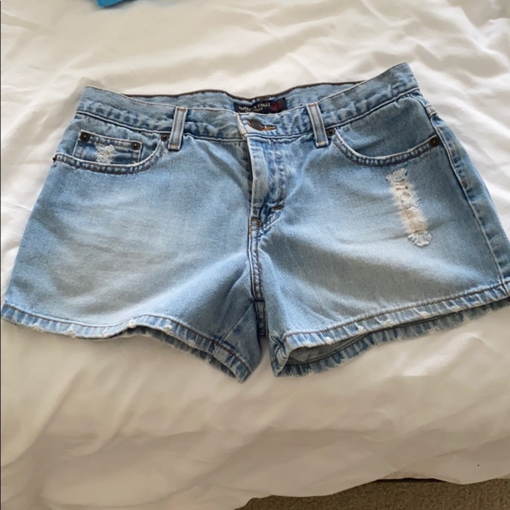 American Eagle distressed denim shorts size 6